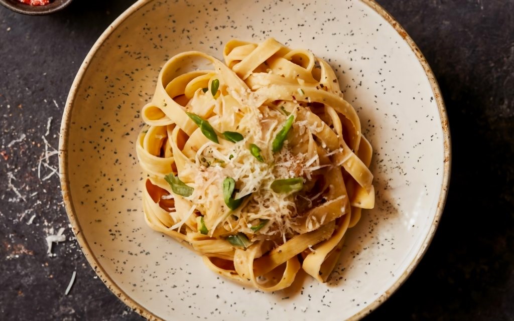 Deliciously Creamy Cacio e Pepe Recipe